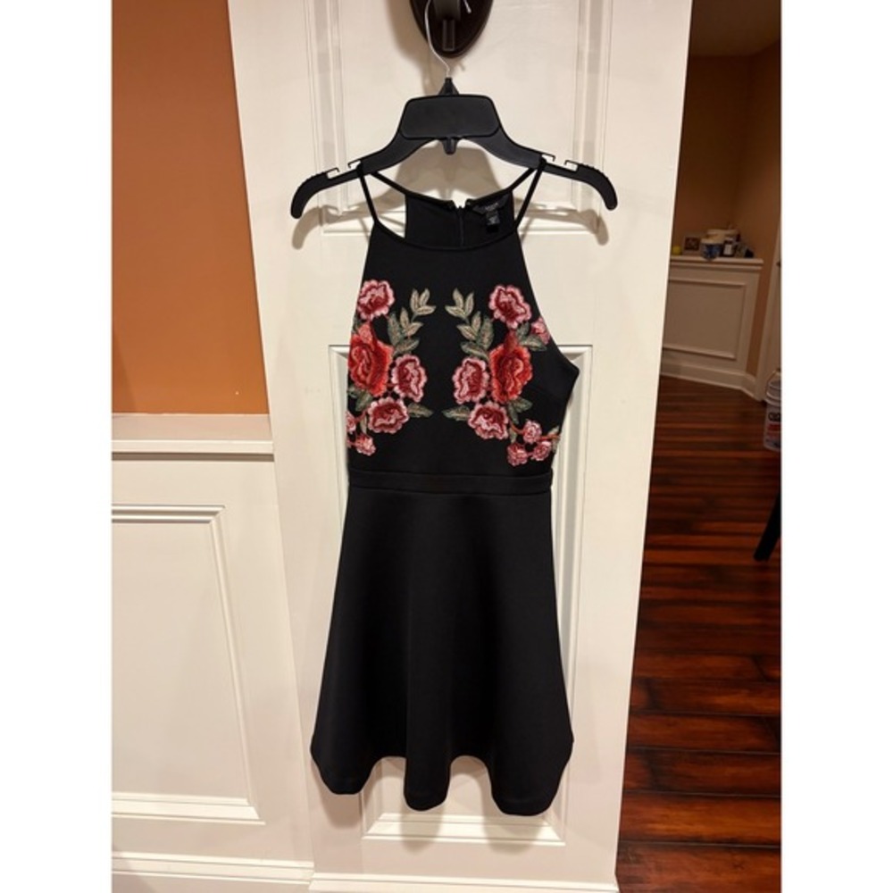 GUESS Black Embroidered Rose Halter Mini Dress XS women fitted